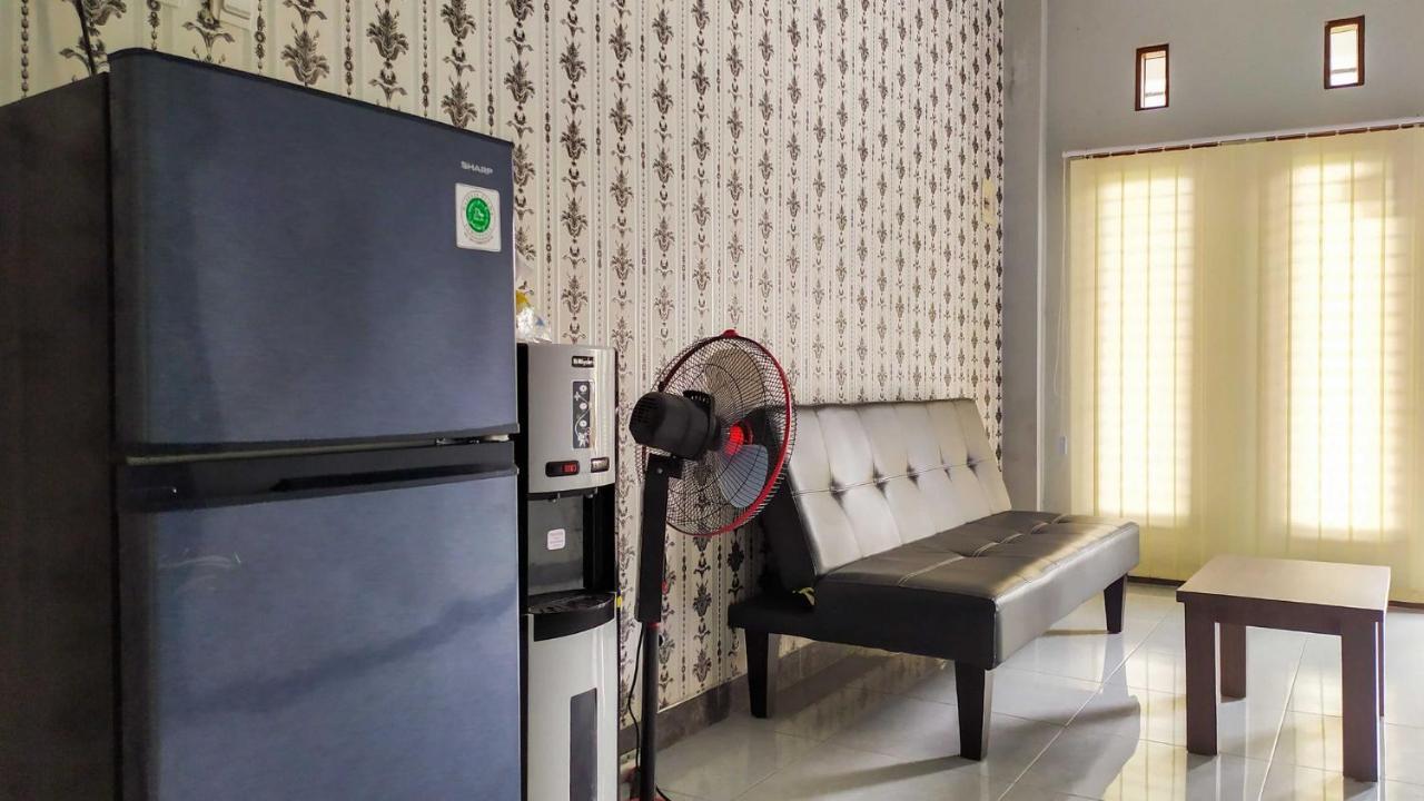 Omah Leren Mitra Reddoorz Near Gembiraloka Zoo Yogyakarta酒店 外观 照片