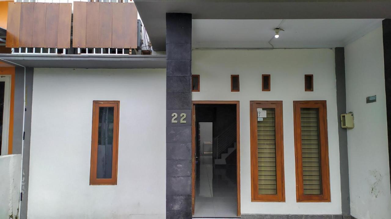 Omah Leren Mitra Reddoorz Near Gembiraloka Zoo Yogyakarta酒店 外观 照片